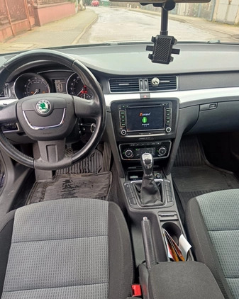 Skoda Superb cena 27800 przebieg: 179000, rok produkcji 2010 z Grójec małe 37